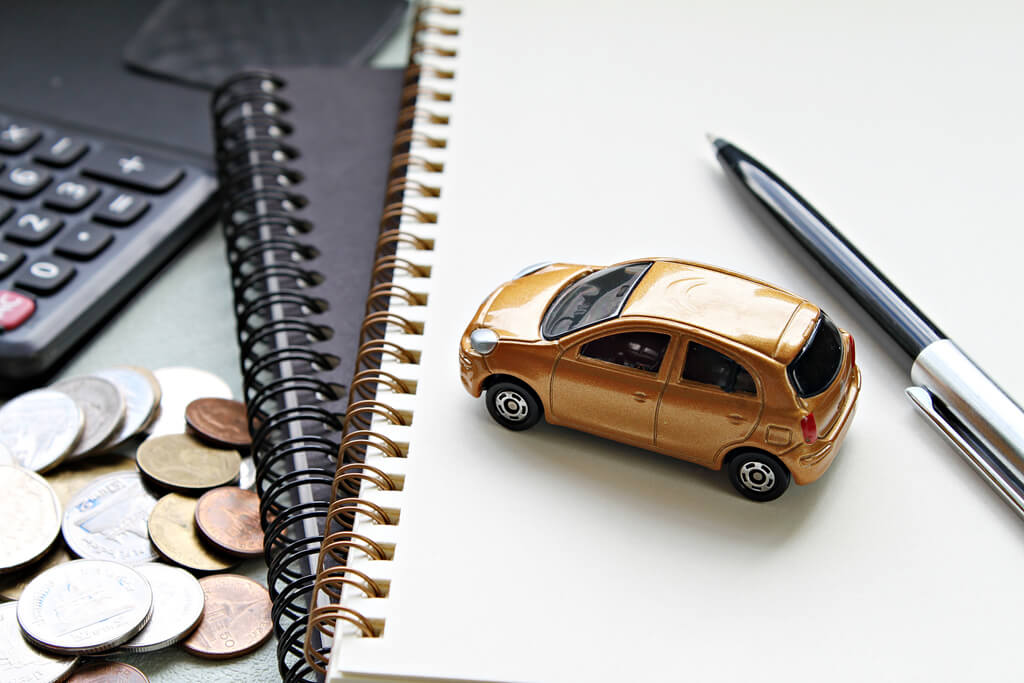 THE RELATIONSHIP BETWEEN AUTO LOAN REFINANCING AND YOUR CREDIT SCORE