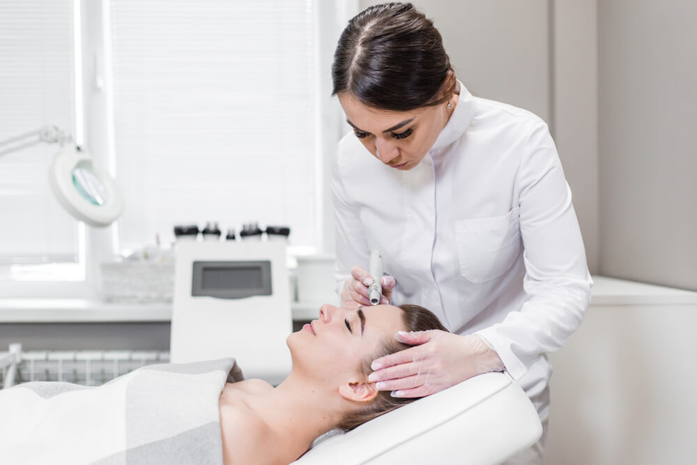 The Benefits of Choosing a Med Spa Practitioner for Your Skincare Needs