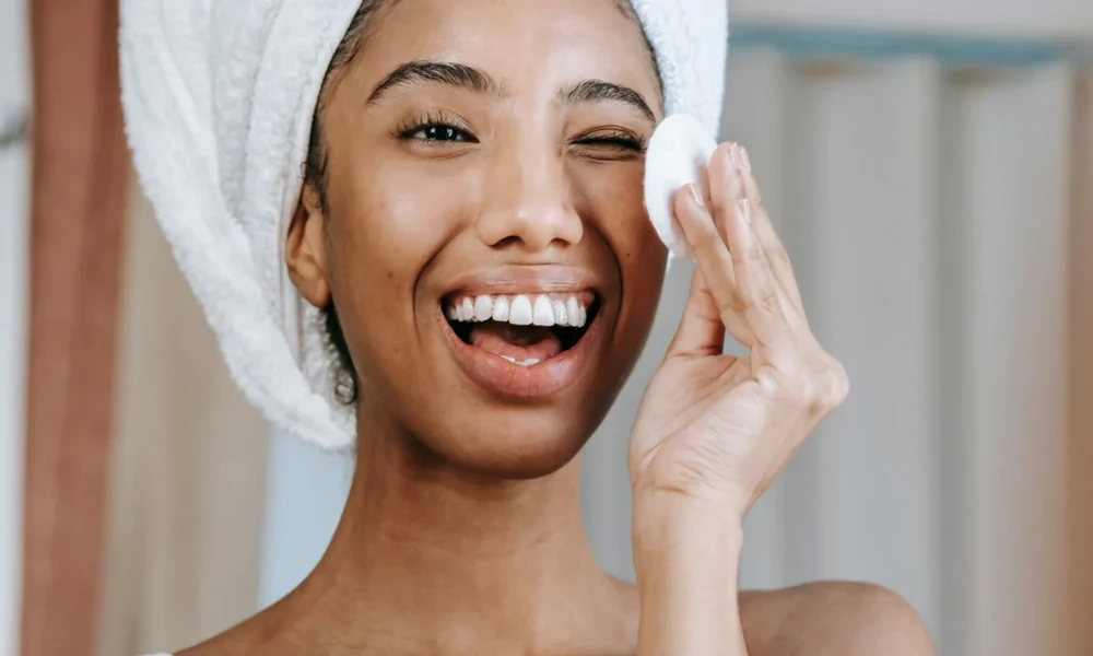 Daily Cleansing Choices That Support Healthier Looking Skin with Lasting Freshness
